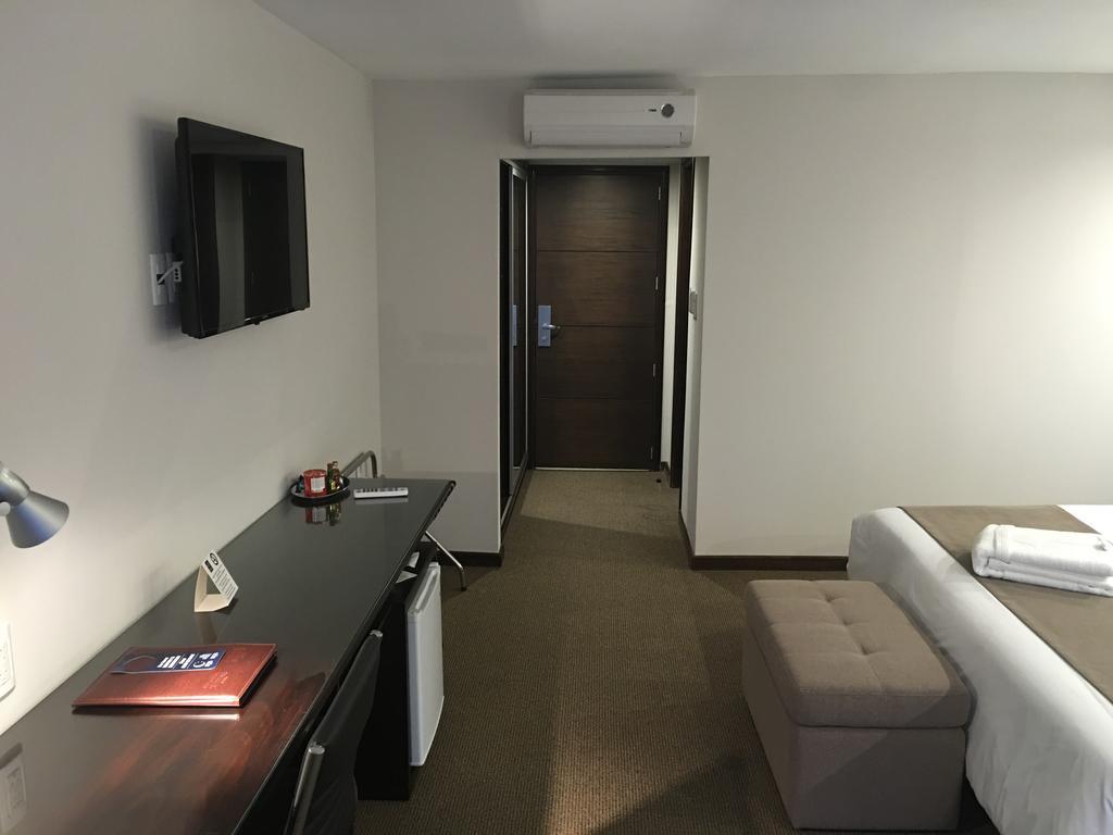 Hotel Crystal Tower Montevideo Exteriér fotografie